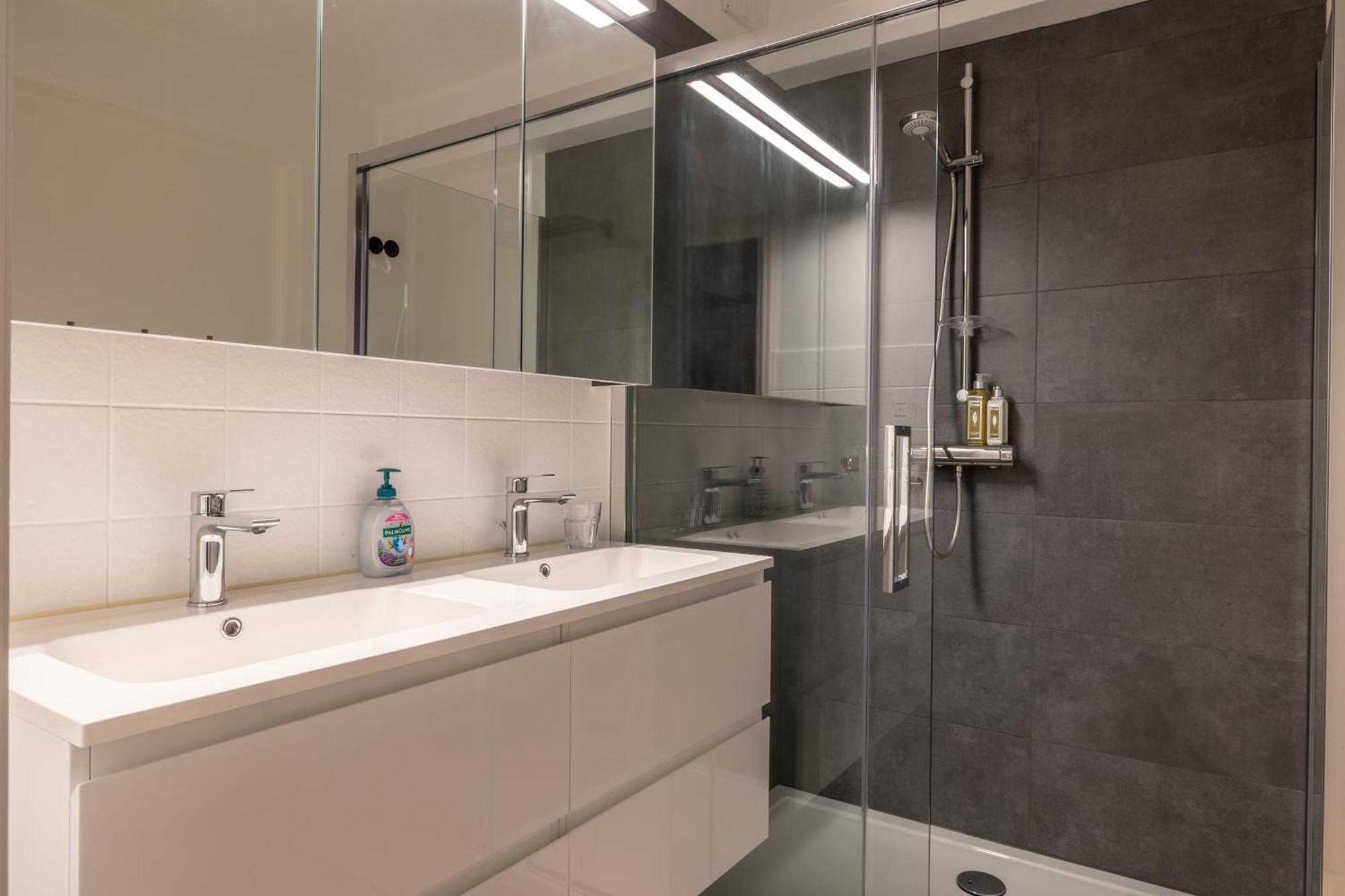 Weloveoostende - Newly Renovated Large Apartment 150M From The Beach - Including Bed Sheets And Final Clea-Ning Dış mekan fotoğraf